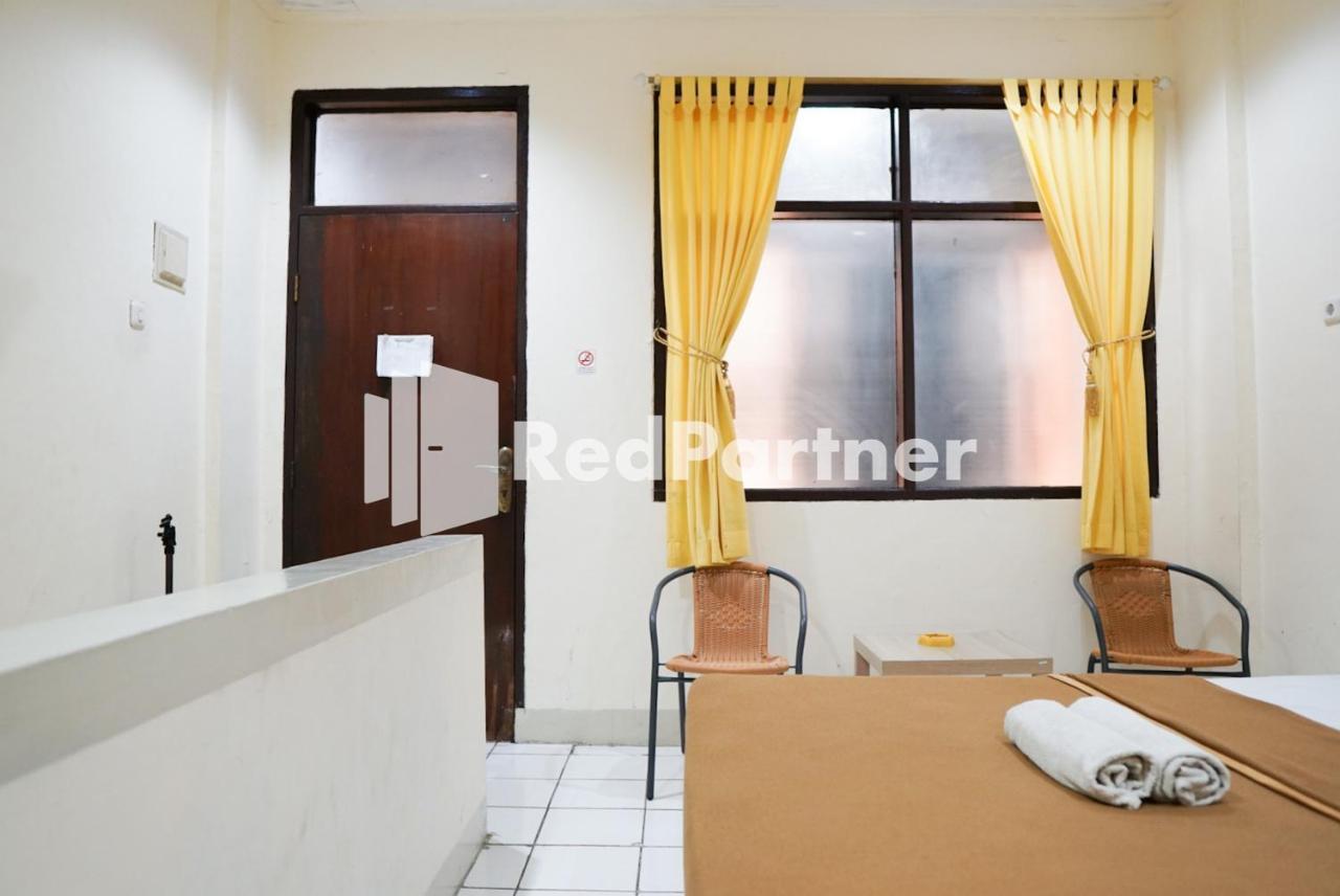 Hotel Senyaman Redpartner Jakarta
