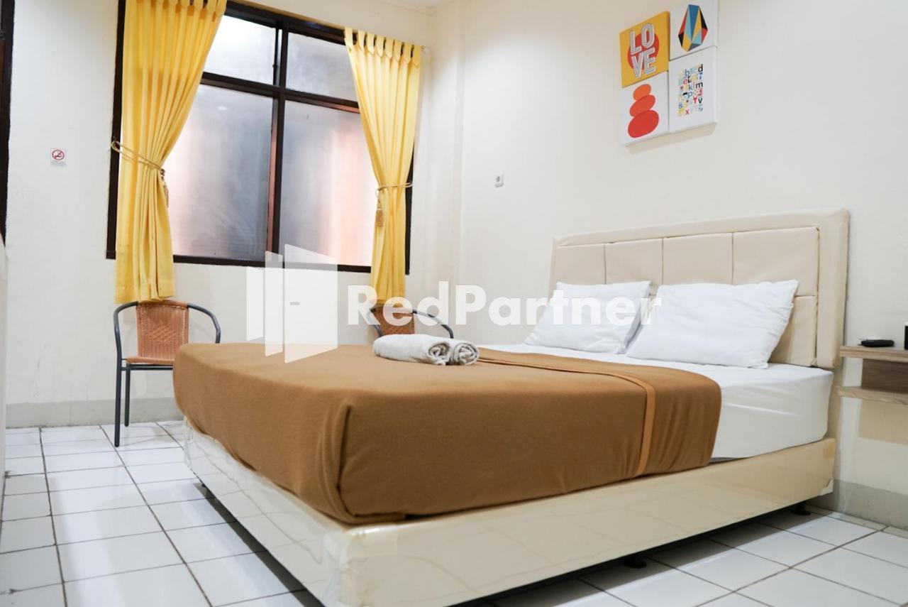 Senyaman Redpartner Hotel Jakarta