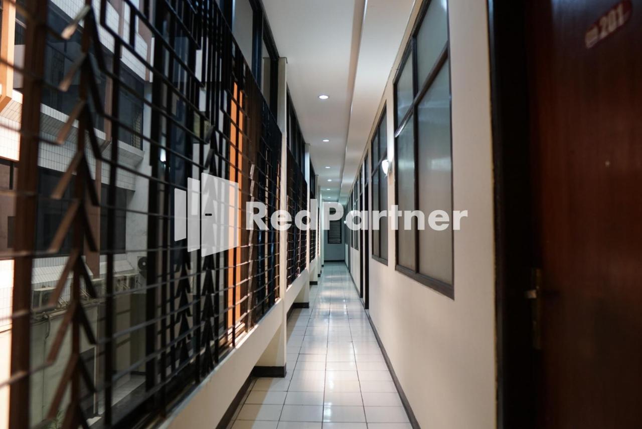 Hotel Senyaman Redpartner Jakarta