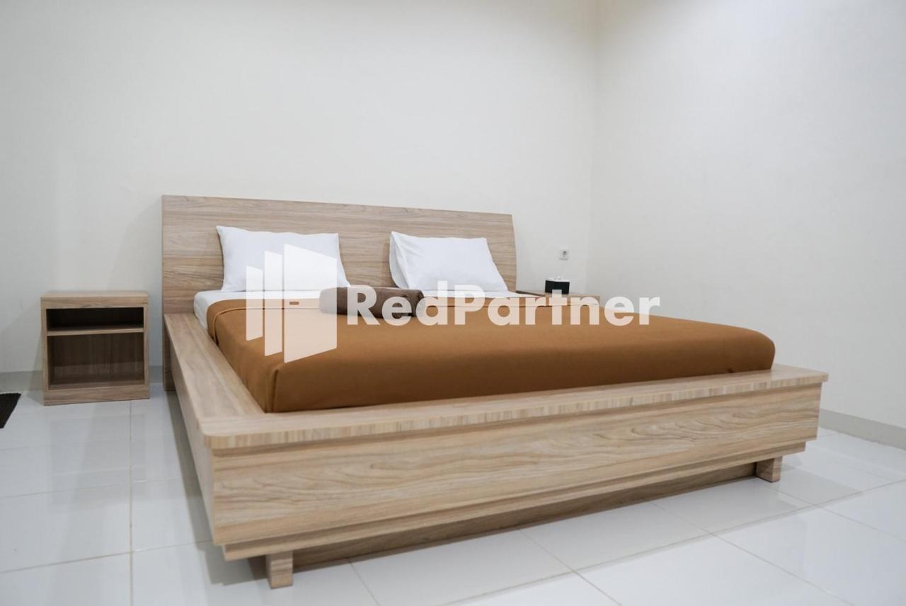 Hotel Senyaman Redpartner Jakarta