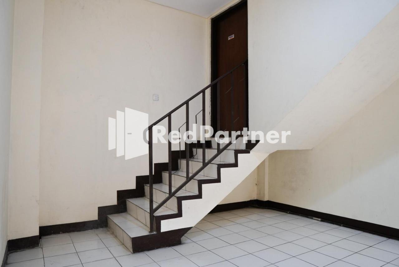 Senyaman Redpartner Hotel Jakarta