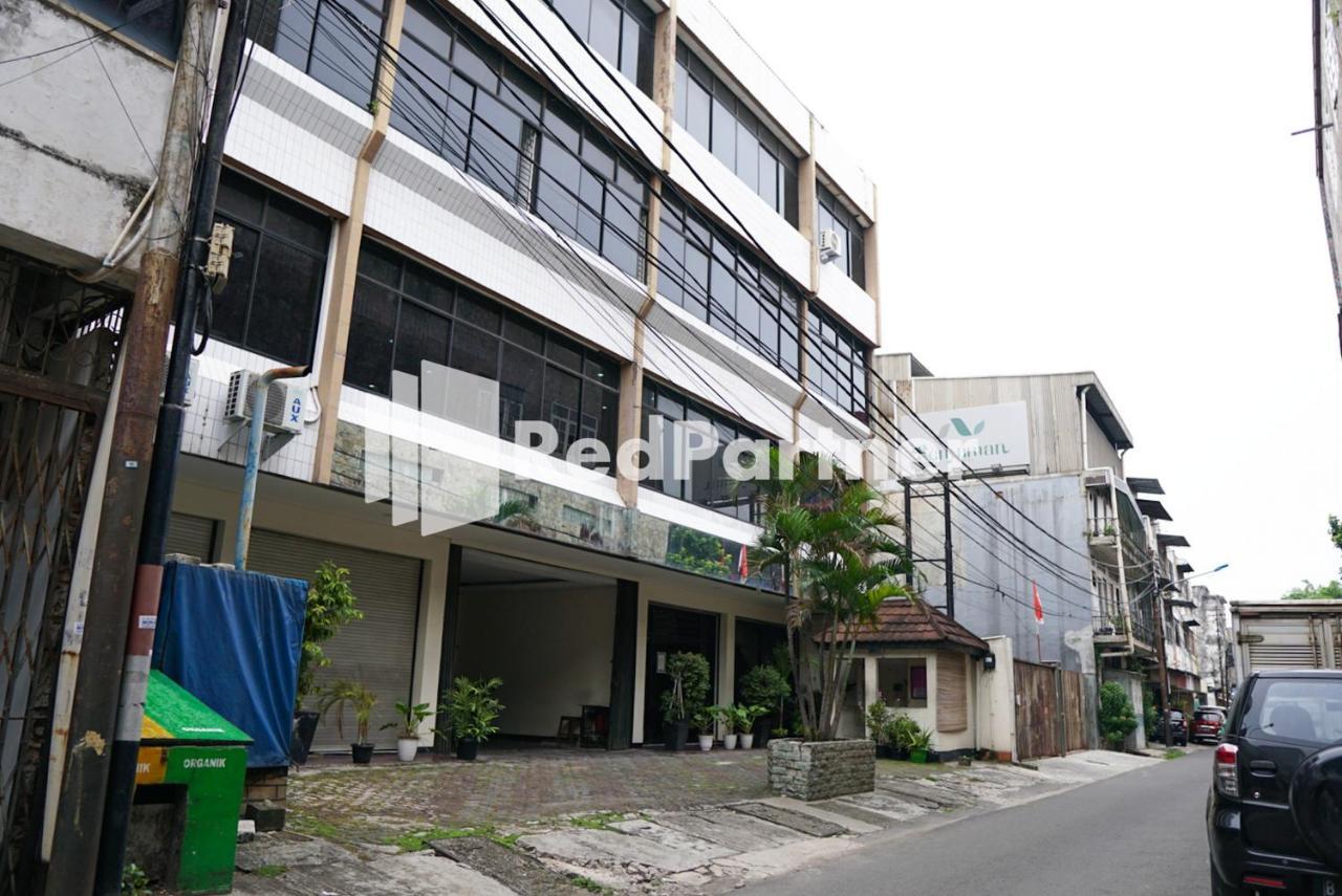 Senyaman Redpartner Hotel Jakarta