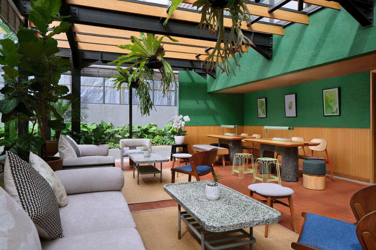 Hotel Artotel Casa Kuningan 4*