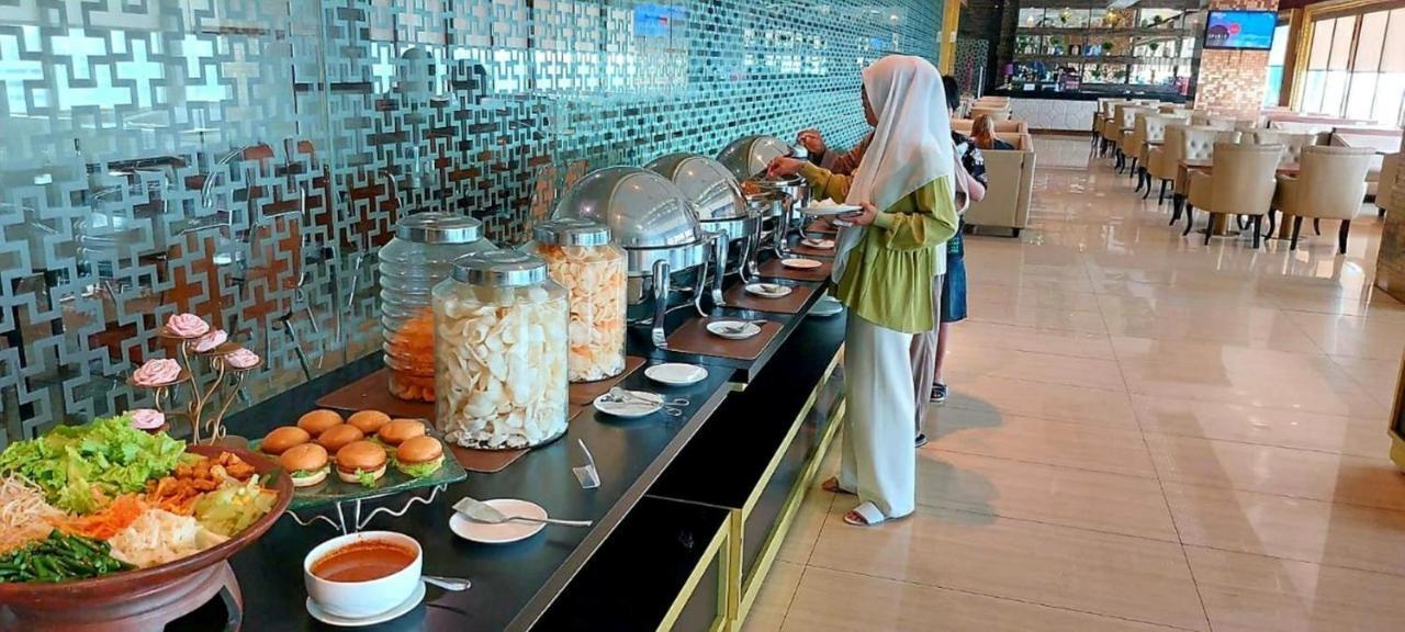 Grand Paragon 4*