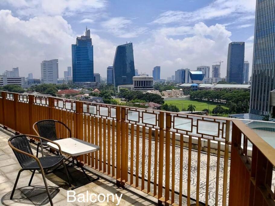 Apartment Homey 3 Bedrooms In Mega Kuningan, *