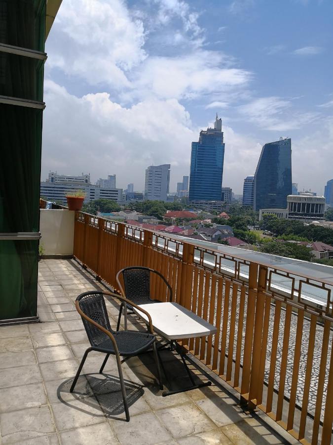 Homey 3 Bedrooms In Mega Kuningan, Jakarta