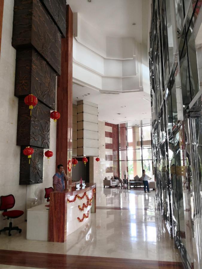 Homey 3 Bedrooms In Mega Kuningan, Apartment