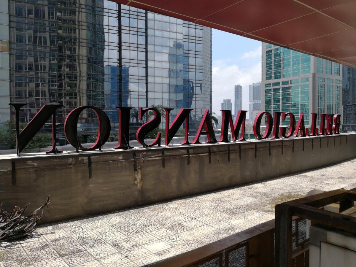 Homey 3 Bedrooms In Mega Kuningan, * Jakarta