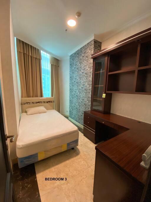 Homey 3 Bedrooms In Mega Kuningan, *