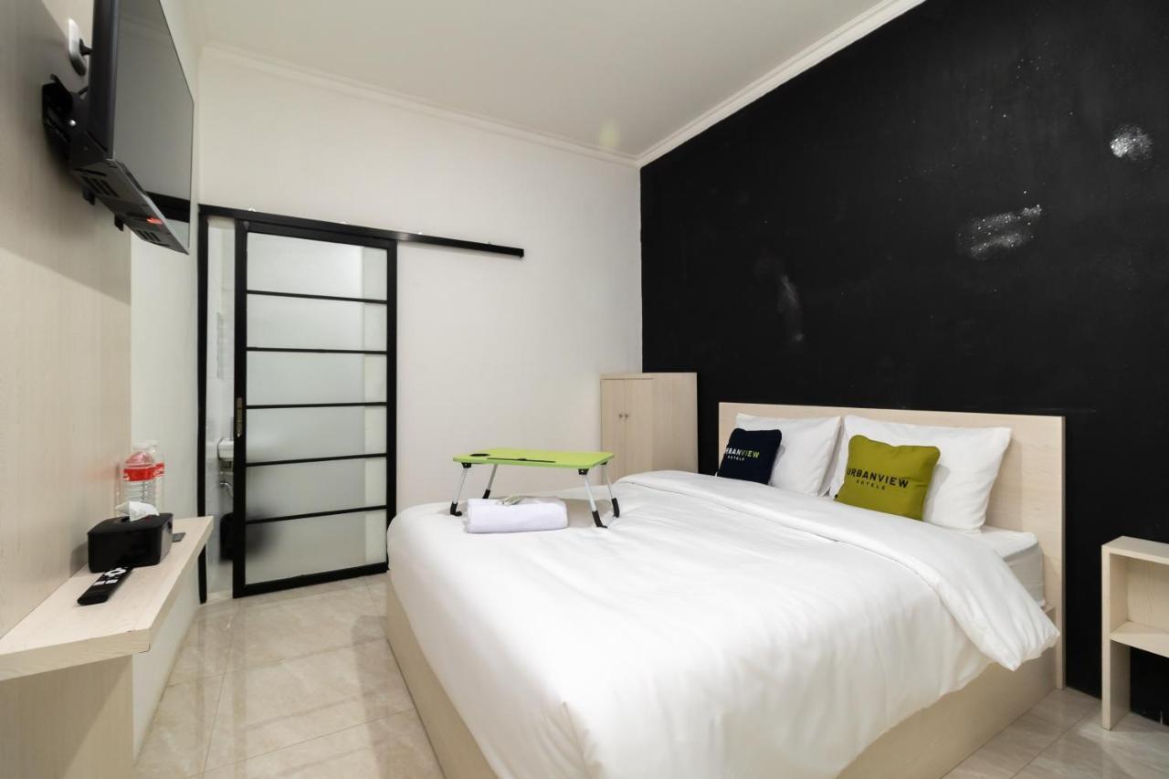 Urbanview Bizhome Artha Gading Boulevard By Reddoorz Hotel Jacarta