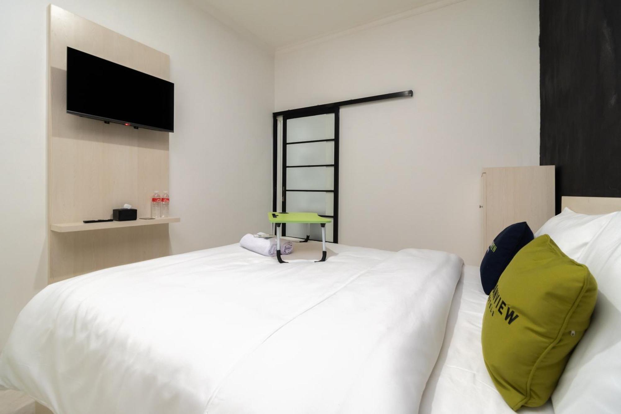 Urbanview Bizhome Artha Gading Boulevard By Reddoorz Hotel Jacarta