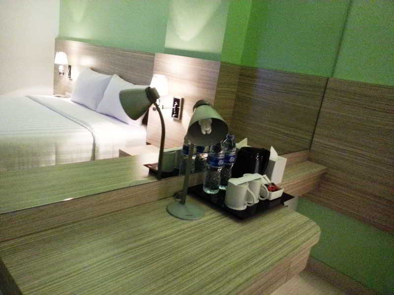 Hotel Whiz Prime Kelapa Gading 3*