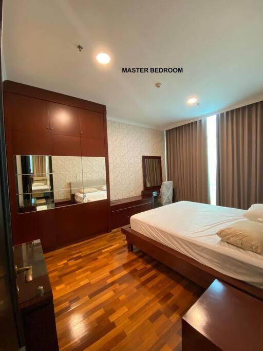 Homey 3 Bedrooms In Mega Kuningan, Apartment *