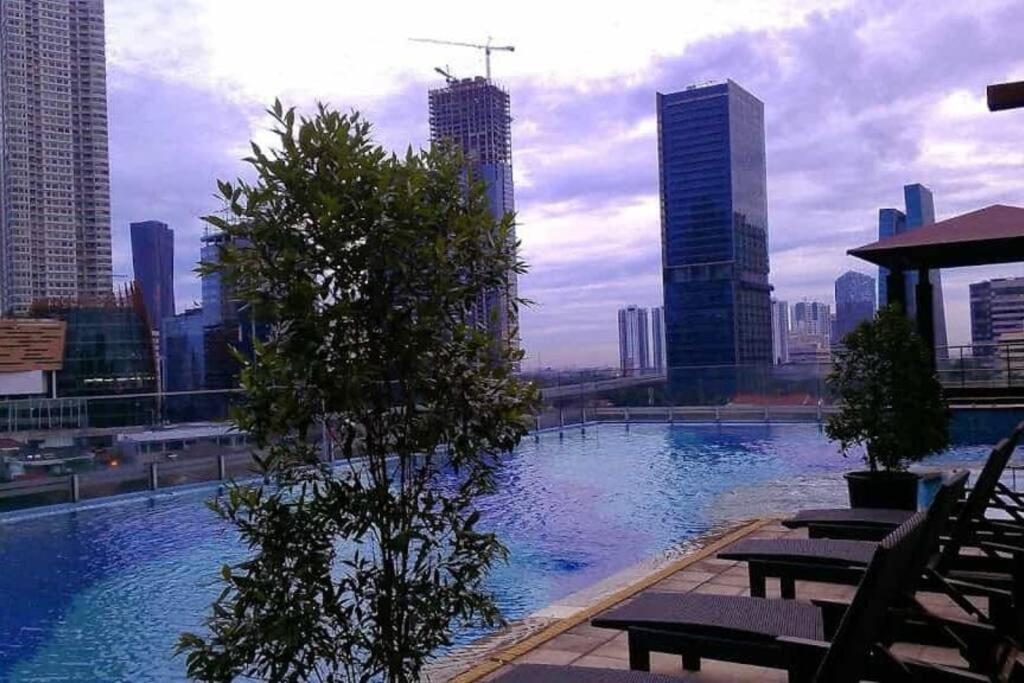 Apartment Homey 3 Bedrooms In Mega Kuningan, Jakarta