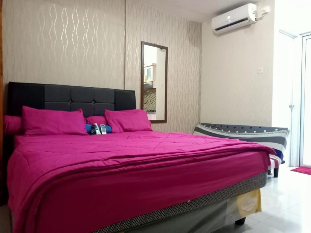 Toptravel Bassura * Jakarta