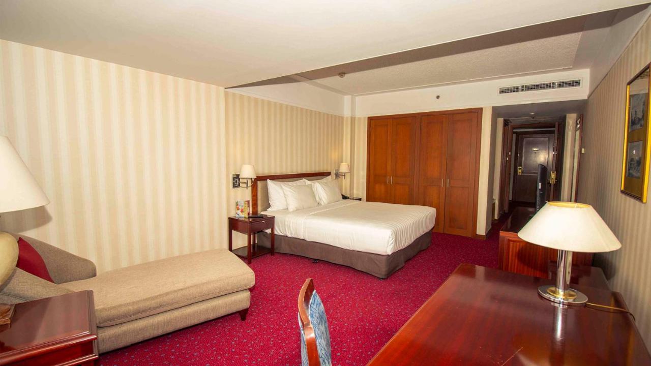 Redtop & Convention Center Hotel 4*