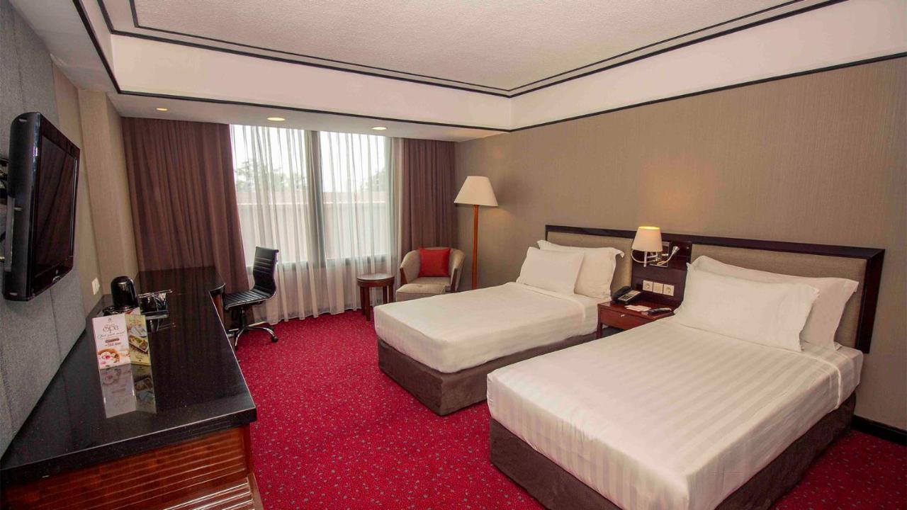 Redtop & Convention Center Hotel 4*
