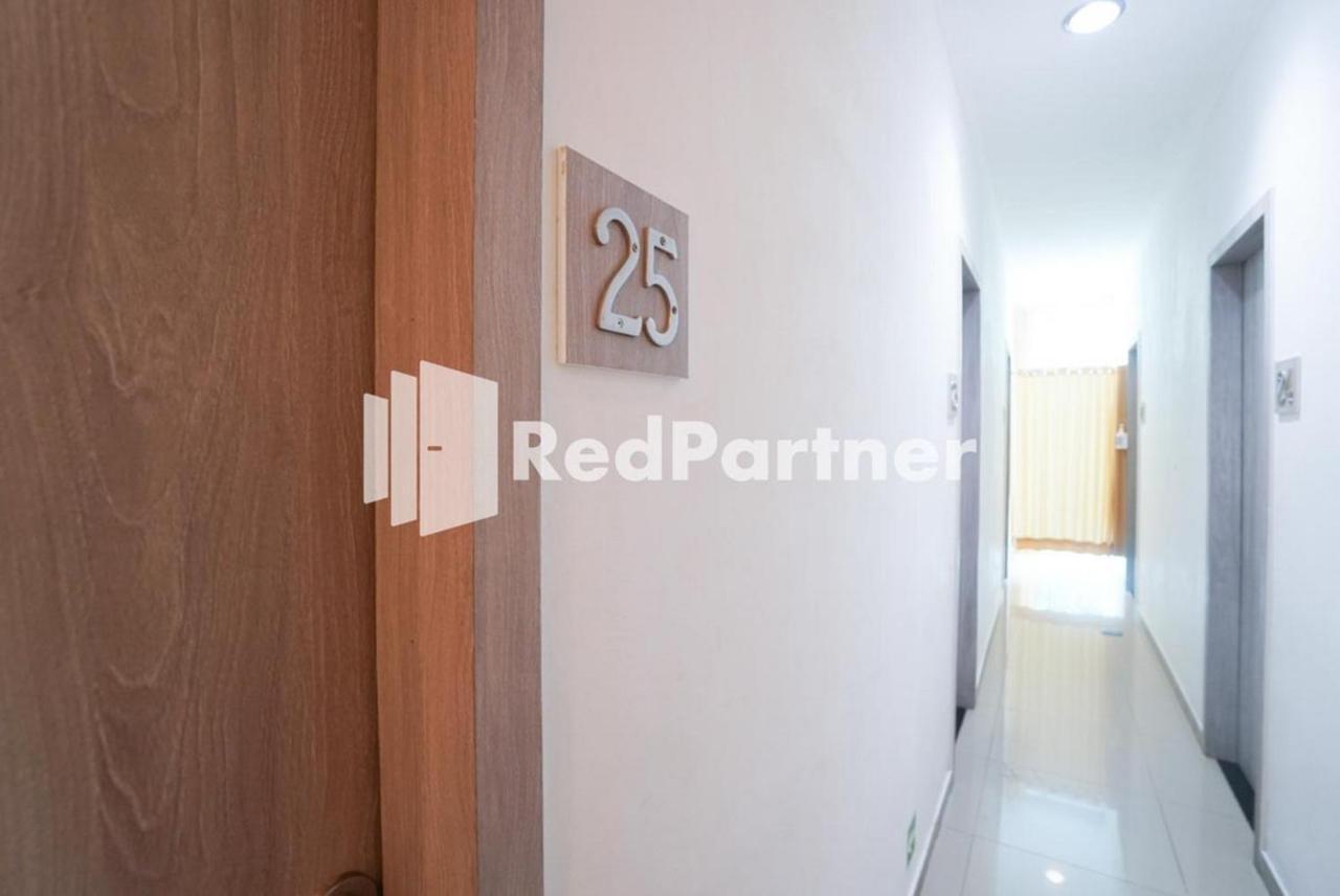 Hotel Eascot Mitra Reddoorz Jakarta