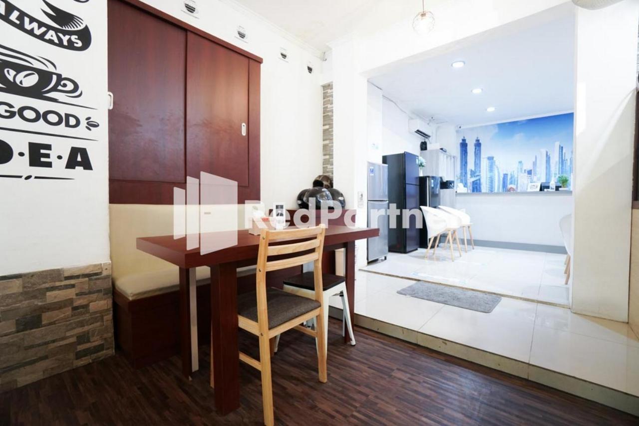 Eascot Mitra Reddoorz Hotel 2*