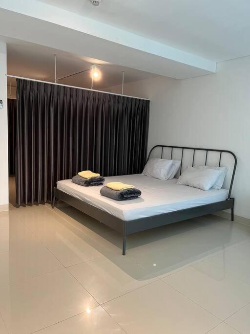 Neo Soho / Office Near Central Park Mall Apartment Jakarta