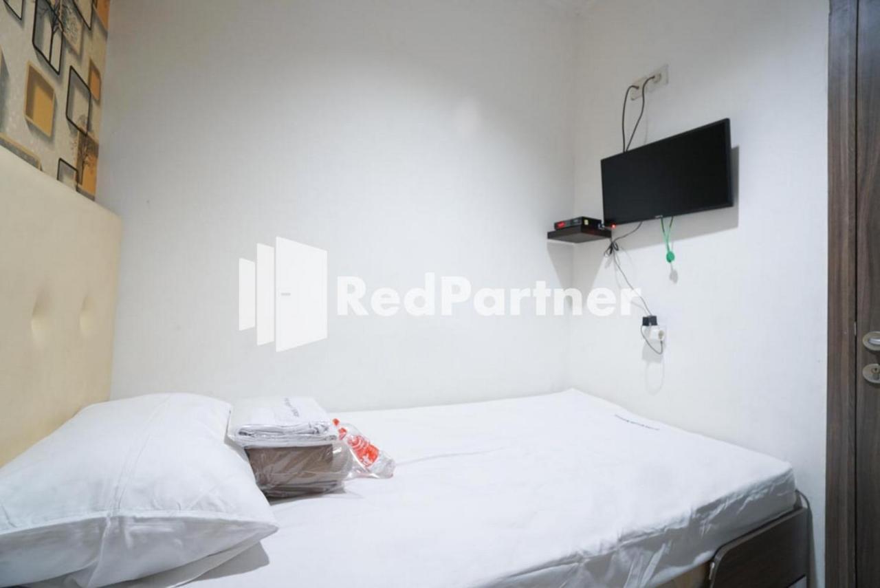 Hotel Eascot Mitra Reddoorz Jakarta
