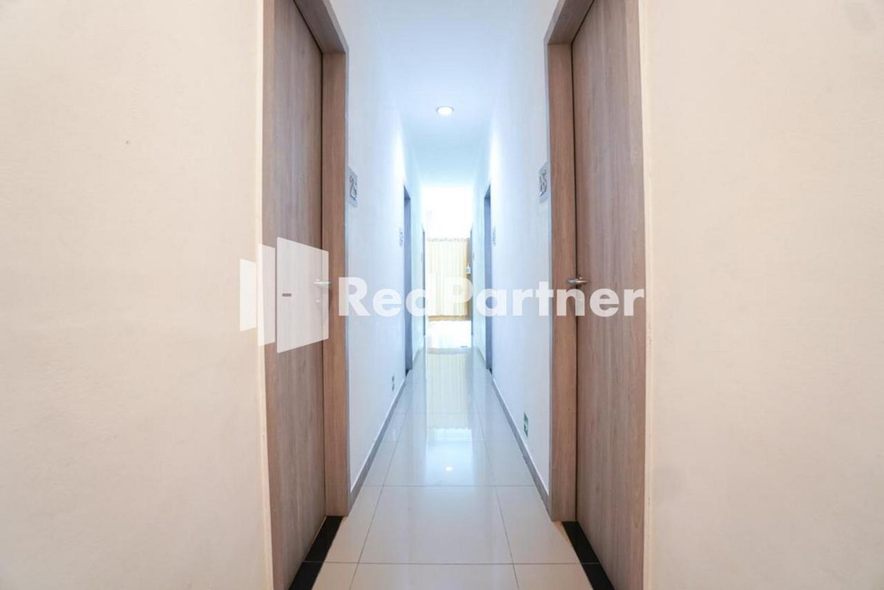 Eascot Mitra Reddoorz Hotel 2*