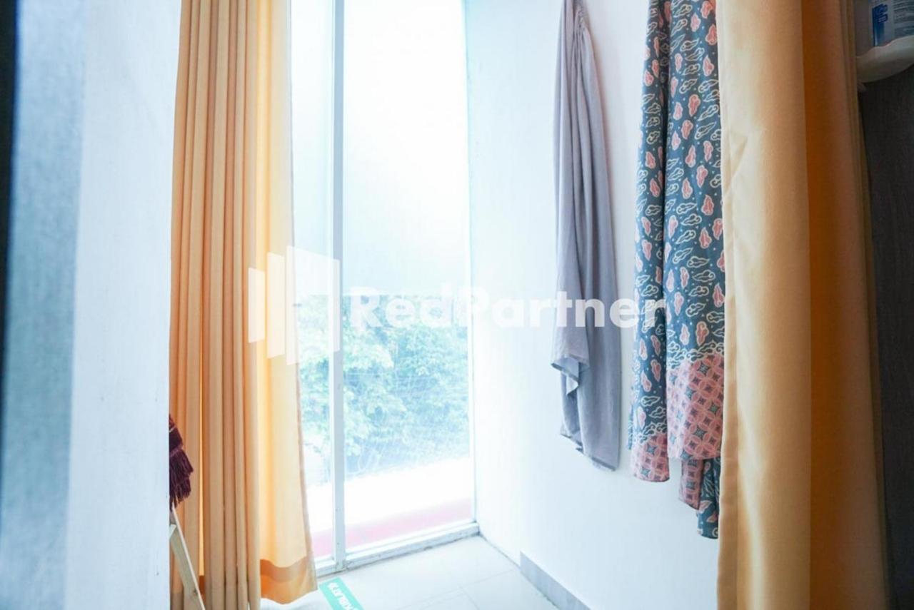 Hotel Eascot Mitra Reddoorz Jakarta