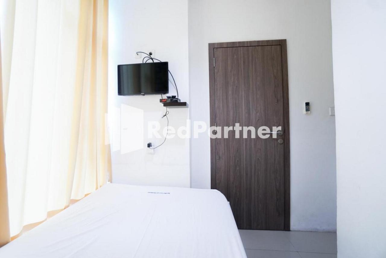 Hotel Eascot Mitra Reddoorz Jakarta