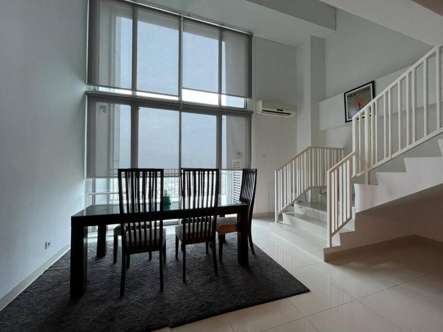 Neo Soho / Office Near Central Park Mall