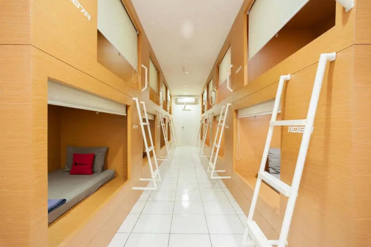Hotel Reddoorz Near Taman Puring 2*