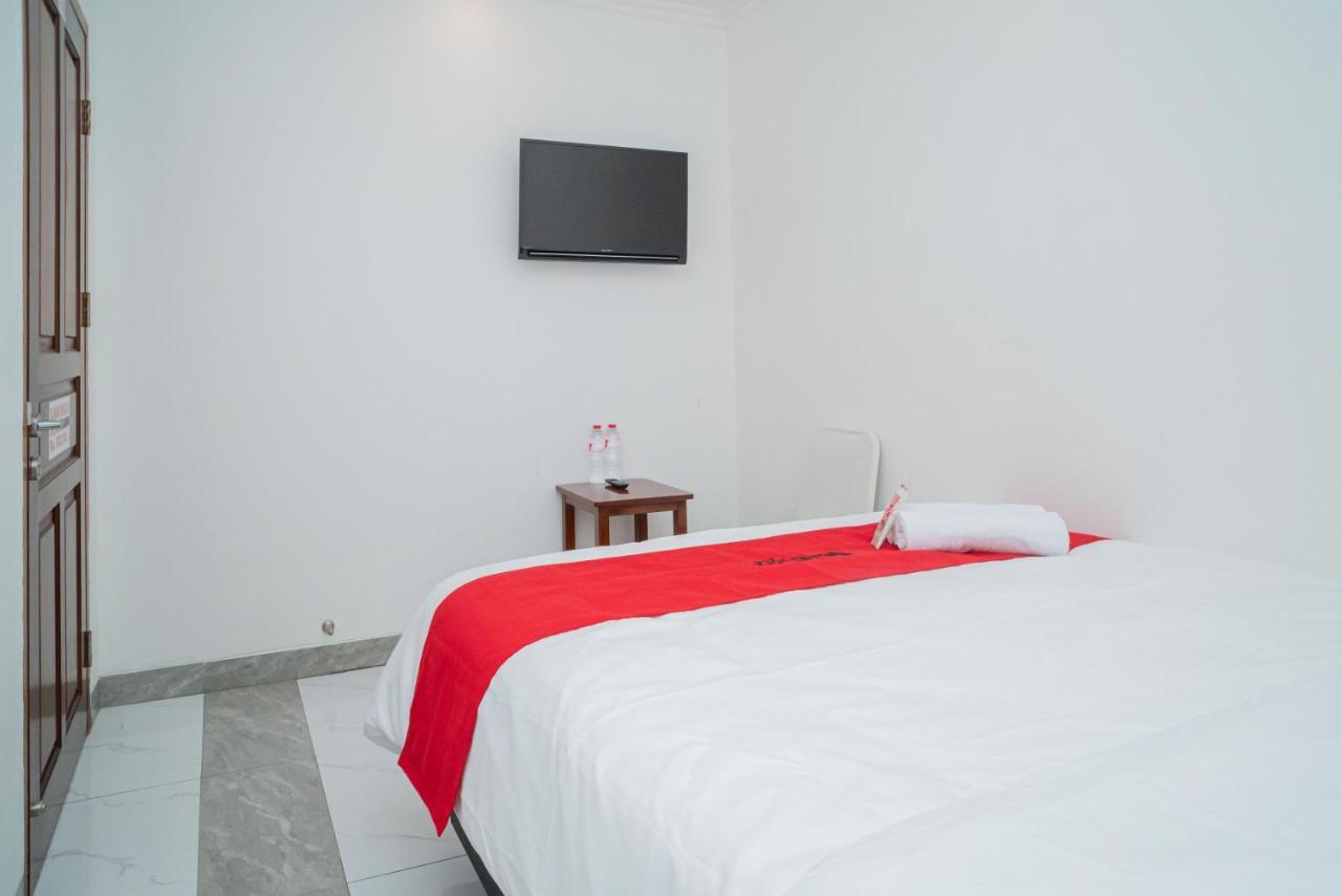 Reddoorz Near Stasiun Senen Hotel