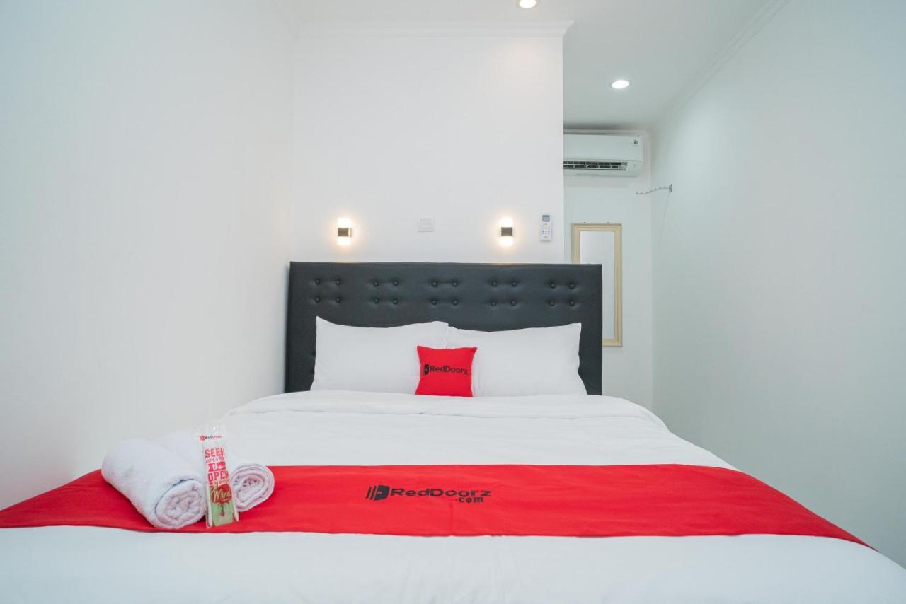 Reddoorz Near Stasiun Senen Hotel Jakarta