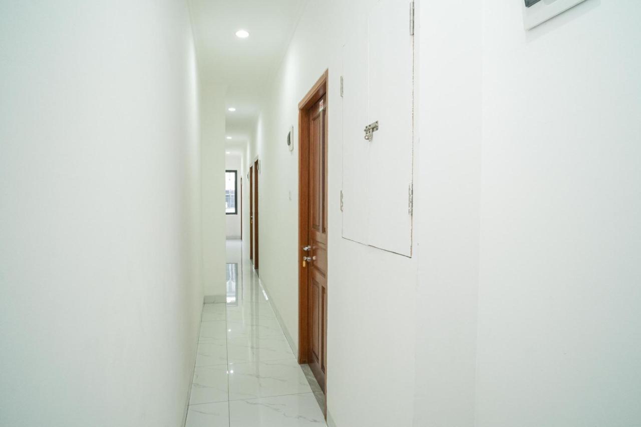 Reddoorz Near Stasiun Senen 2*