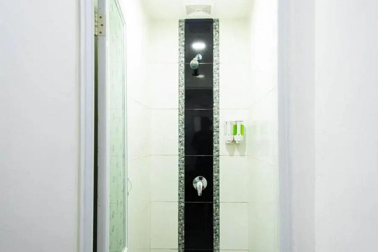 Hotel Reddoorz Near Taman Puring 2*
