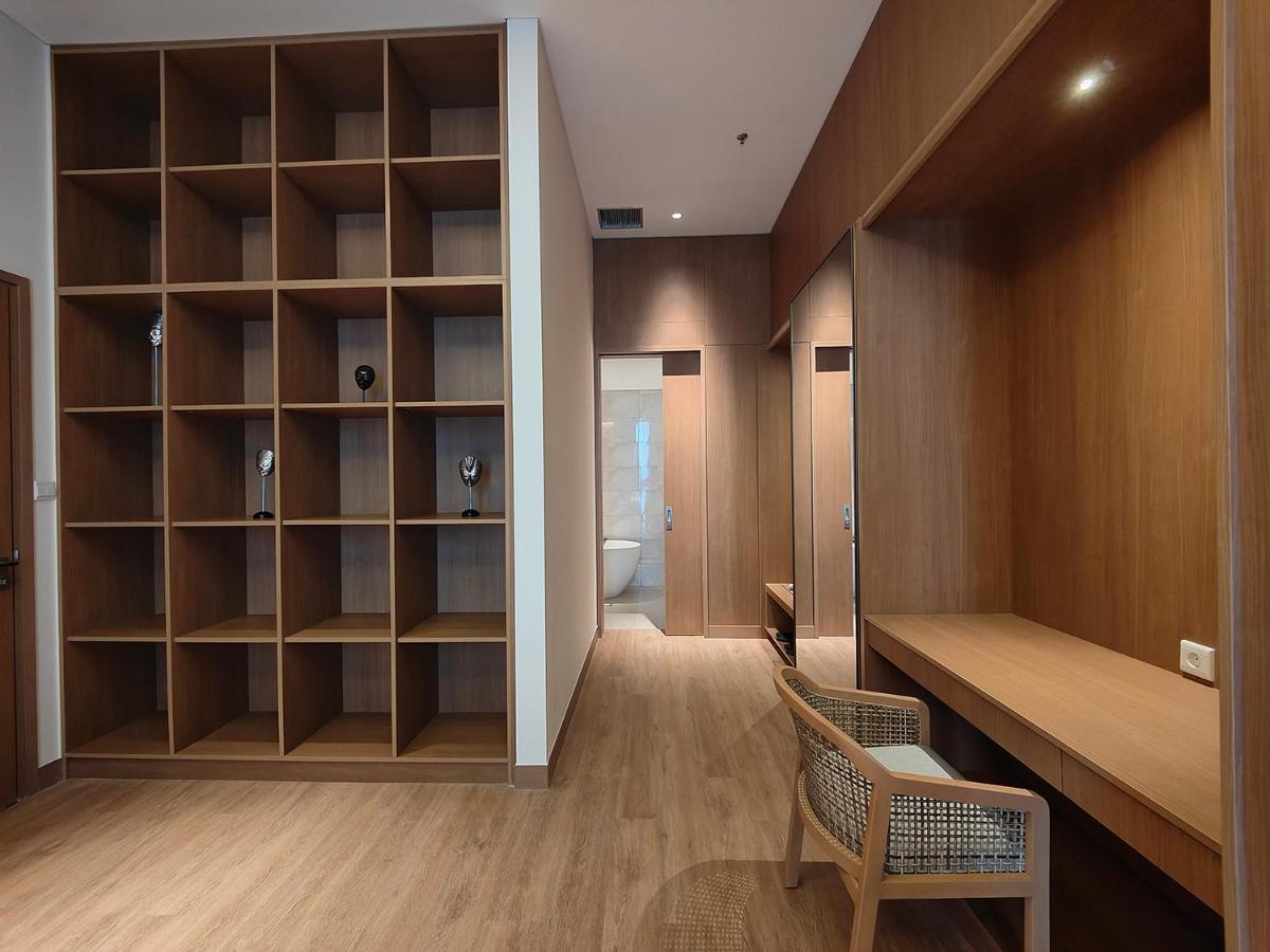 Ra Simatupang Khách sạn hẻo lánh 5*