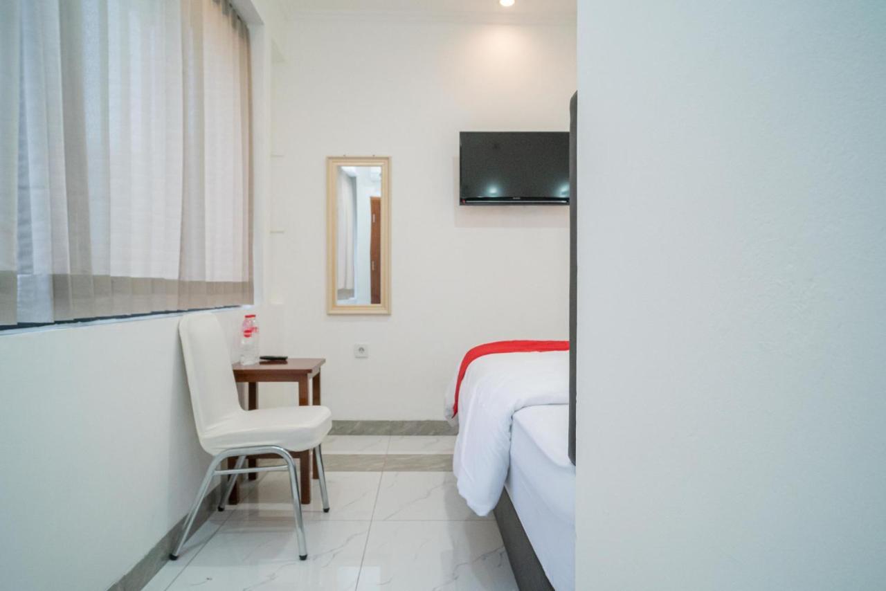 Reddoorz Near Stasiun Senen Hotel 2*