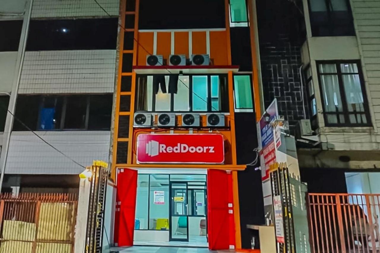 Reddoorz Near Stasiun Senen Hotel 2*