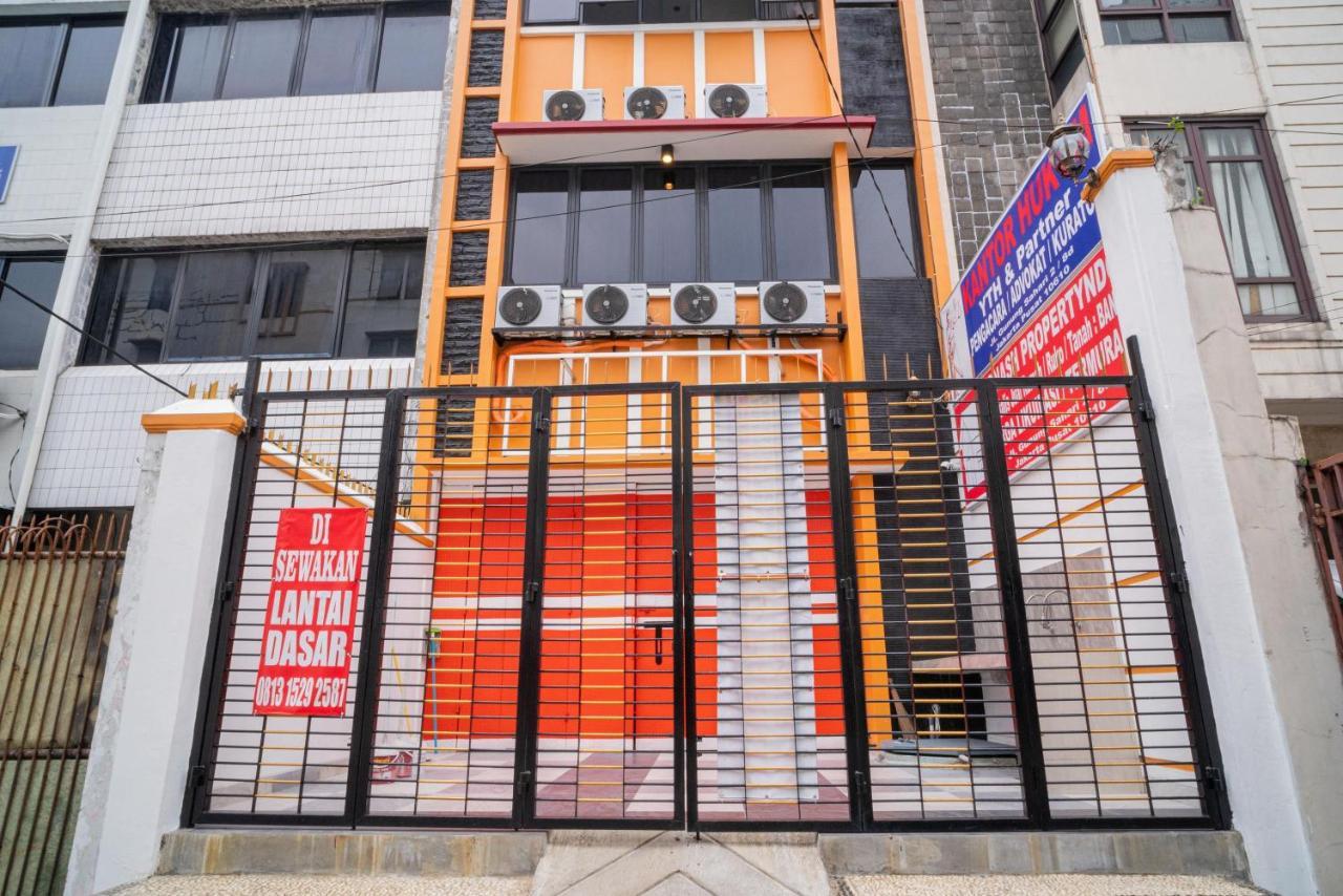 Reddoorz Near Stasiun Senen Hotel Jakarta