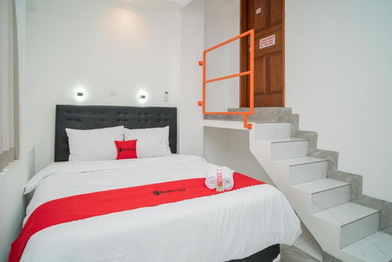 Reddoorz Near Stasiun Senen Hotel Jakarta