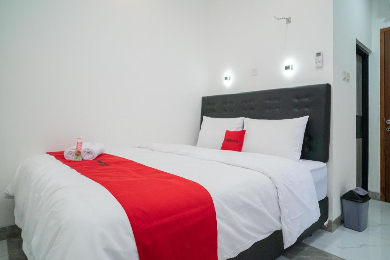 Reddoorz Near Stasiun Senen Hotel Jakarta