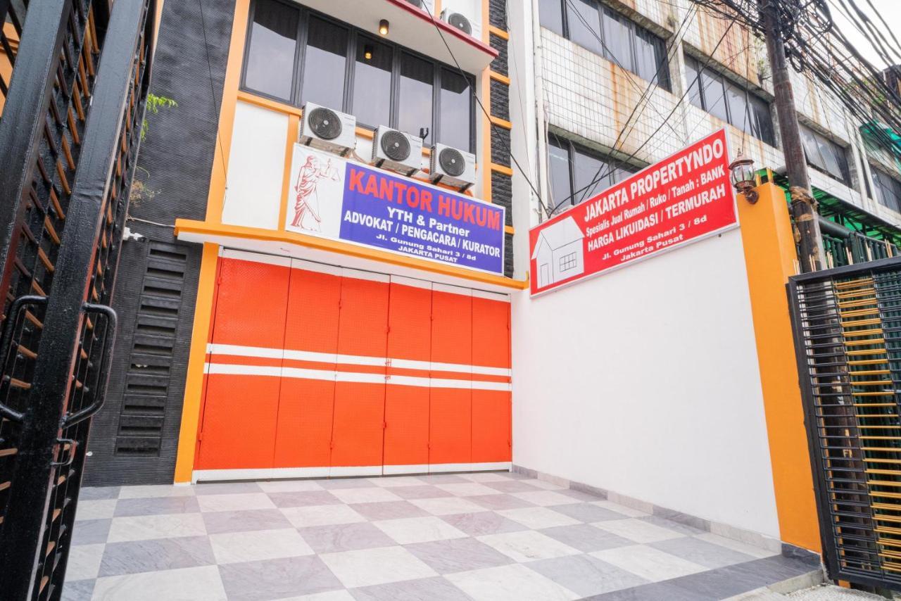 Hotel Reddoorz Near Stasiun Senen 2*