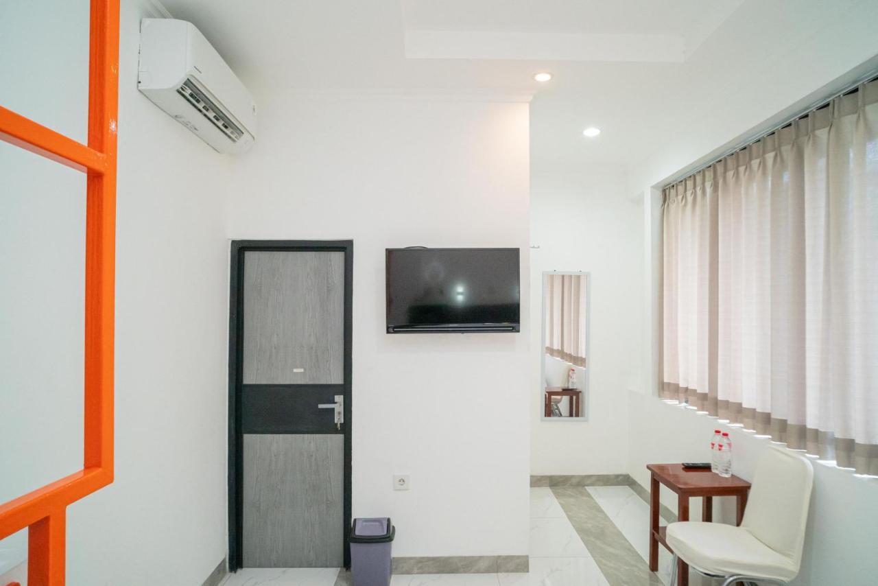 Reddoorz Near Stasiun Senen 2* Jakarta