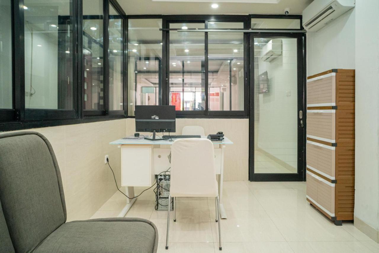 Reddoorz Near Stasiun Senen Hotel