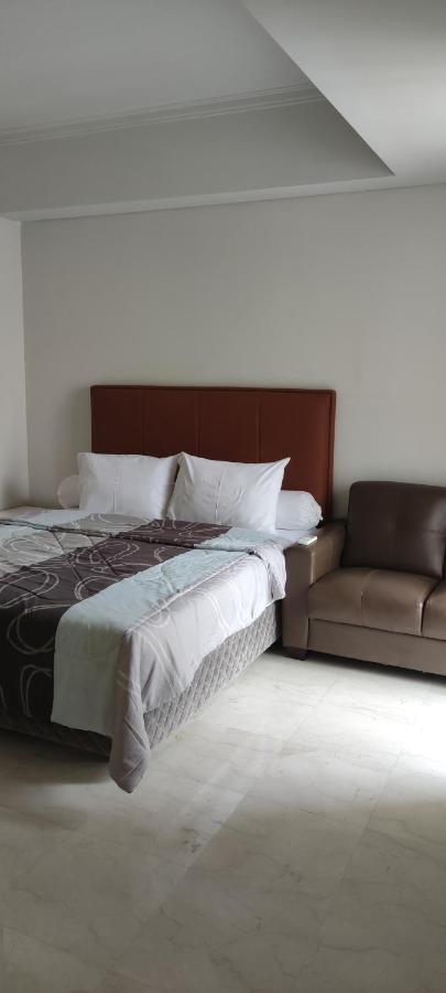 Apartment Royal Deluxe & Private - West Jakarta