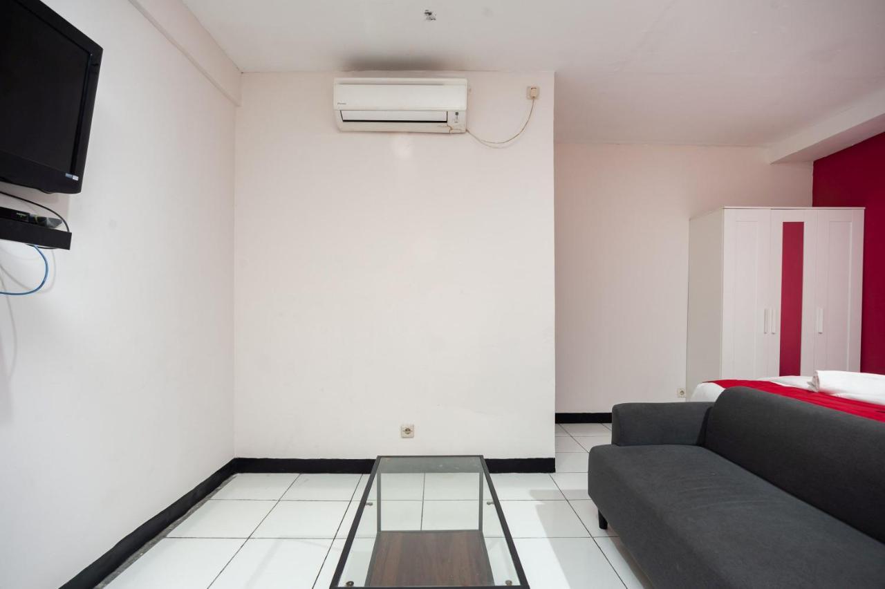 Guest house Reddoorz Near Mall Kelapa Gading Jakarta