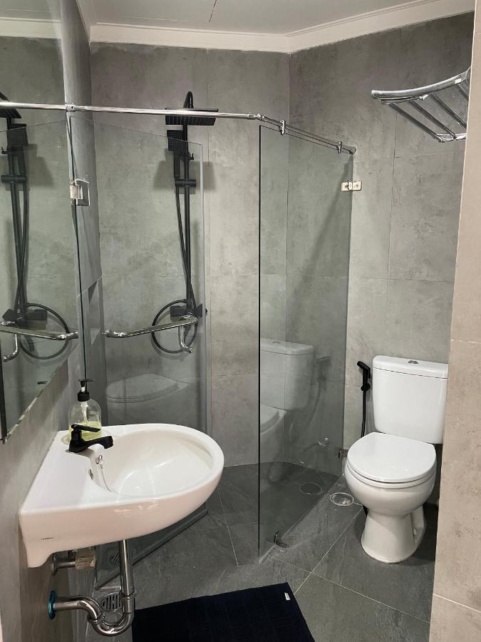 Cozy 2br Apt Right Next To Park Mall Apartment *