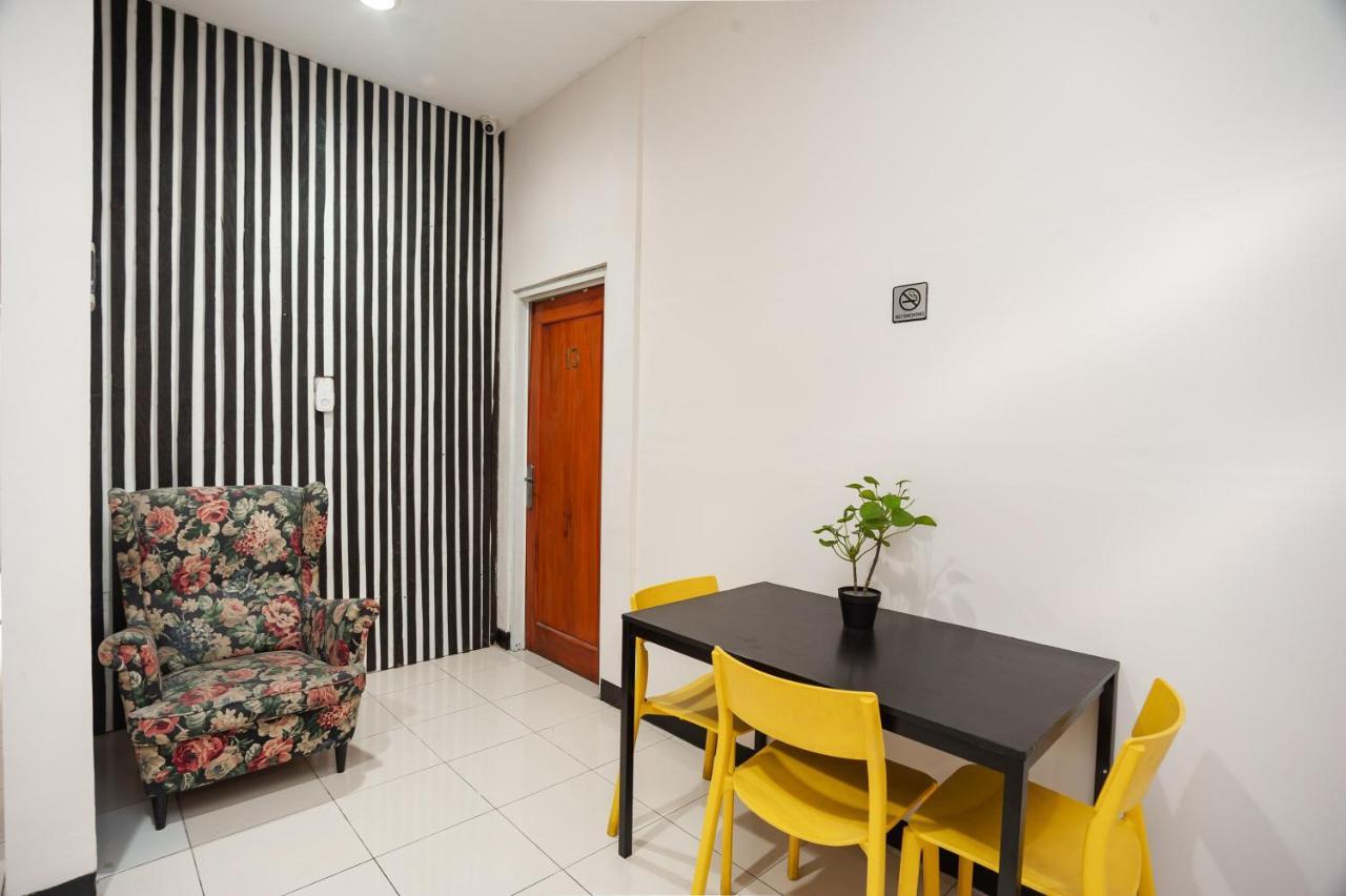 Guest house Reddoorz Near Mall Kelapa Gading