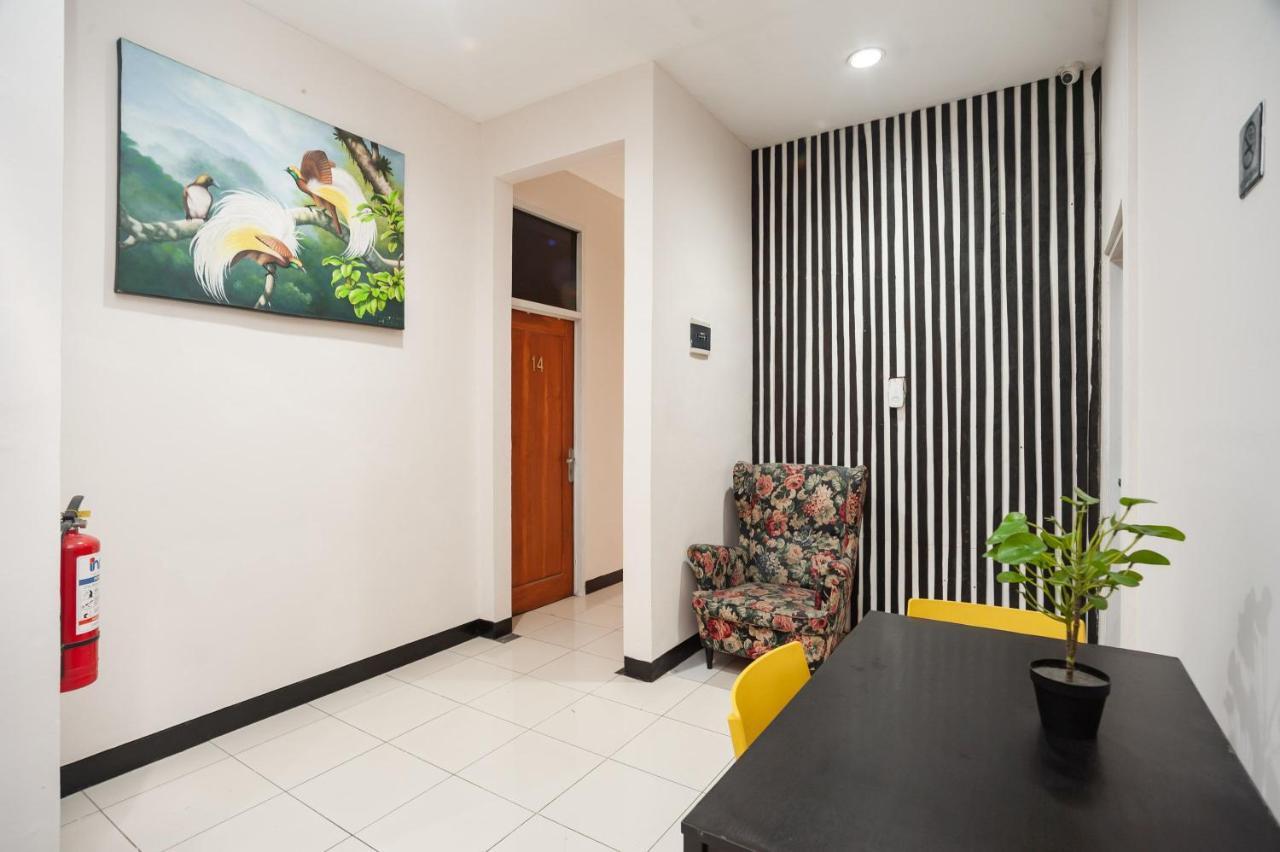 Guest house Reddoorz Near Mall Kelapa Gading