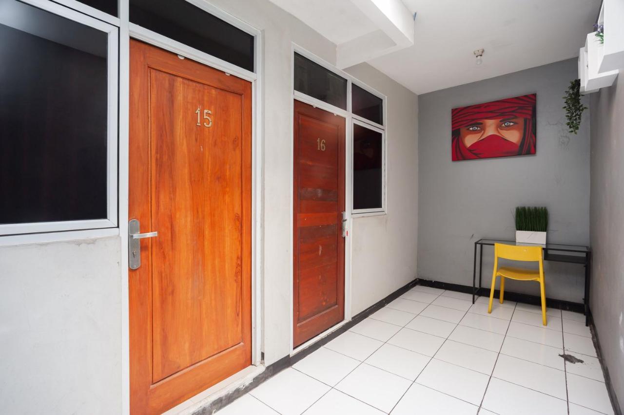 Reddoorz Near Mall Kelapa Gading Guest house