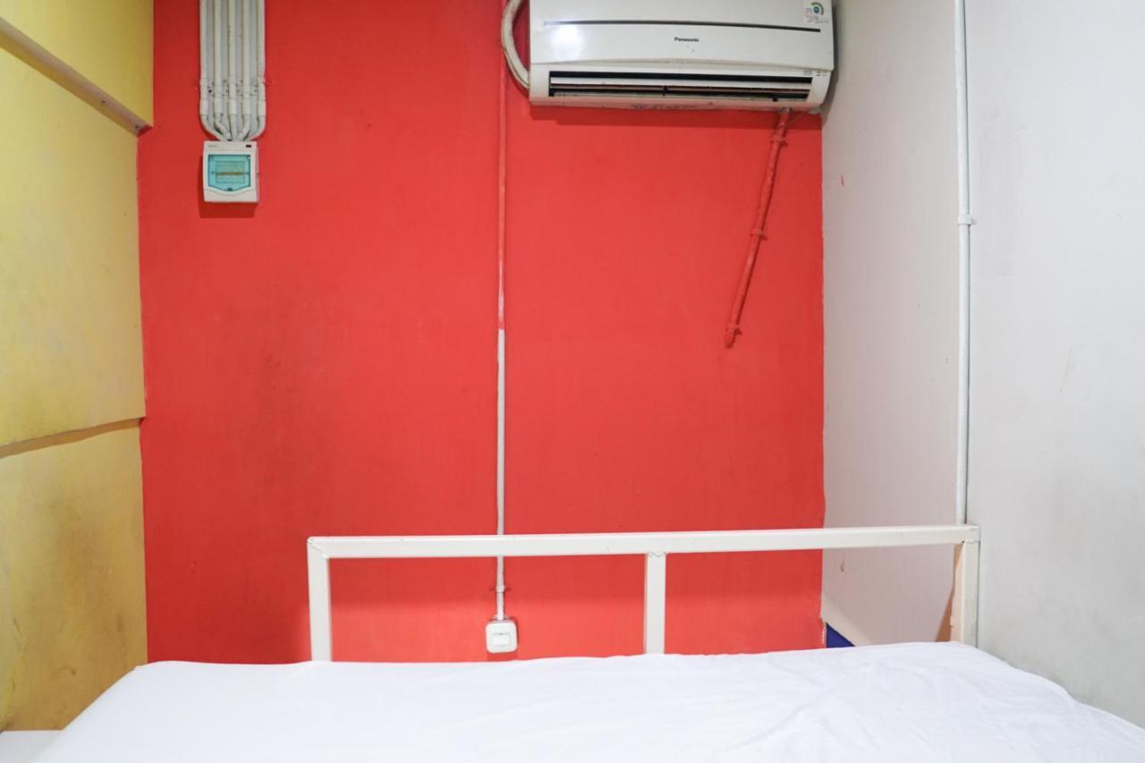 Cosmo Tanjung Duren Mitra Reddoorz Hotel